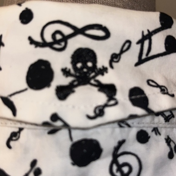 Rock Roll n Soul
S/S MUSIC ON MY MIND short sleeve button down. - Picture 5 of 7